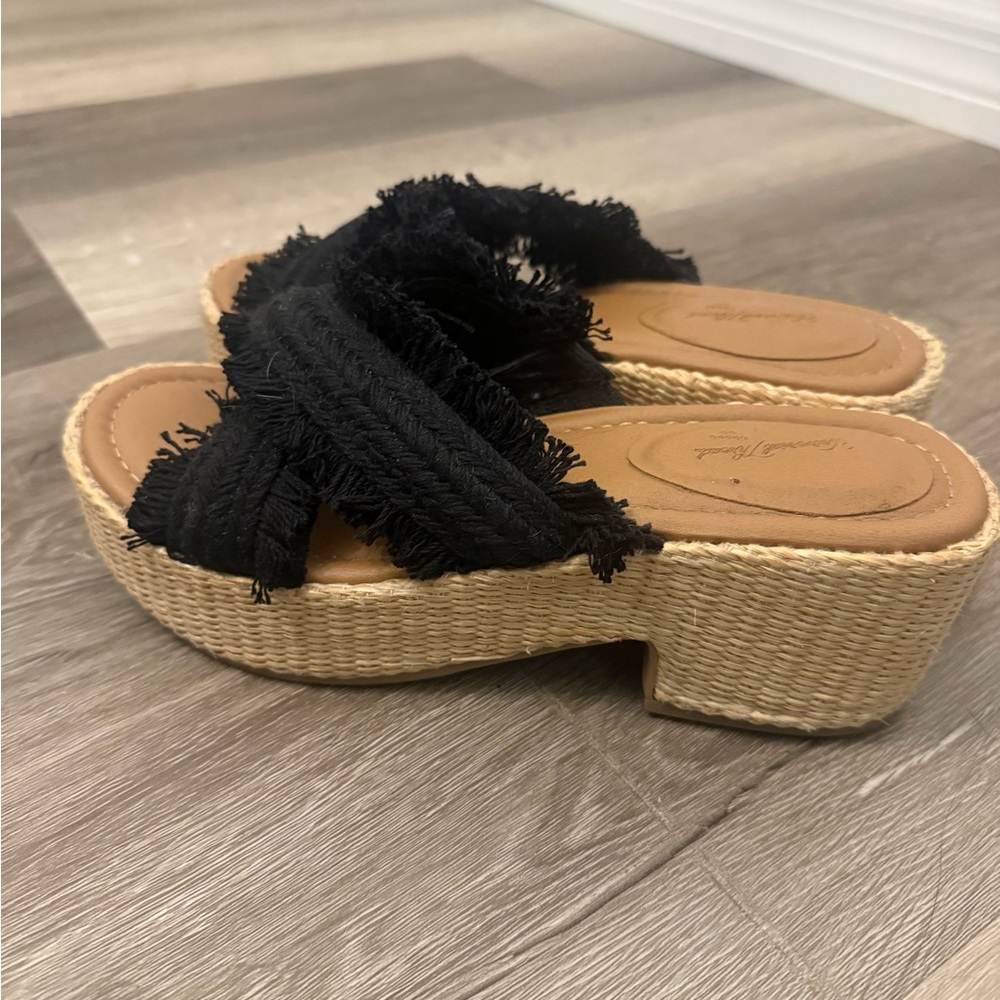 Black Frayed Cross-Strap Low Platform Sandals
